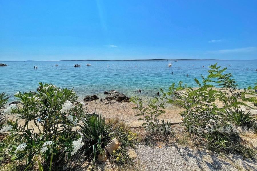 Penthouse de luxe, première rangée à la mer