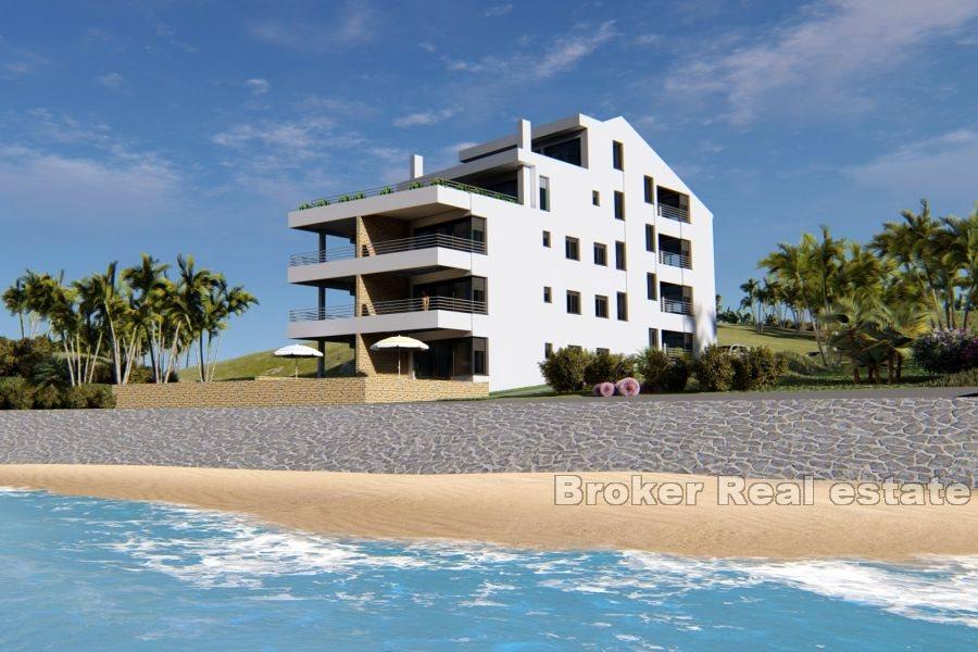 Luxury penthouse, first row to the sea