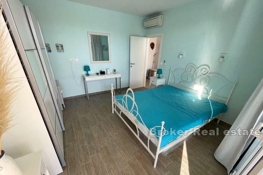 Kuća prvi red do mora