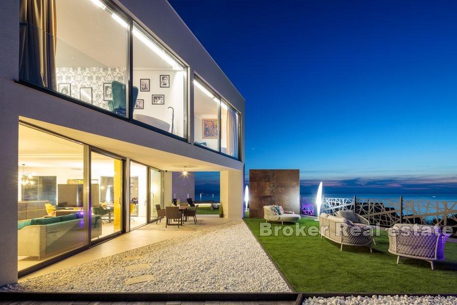 New built modern villa with swimming pool