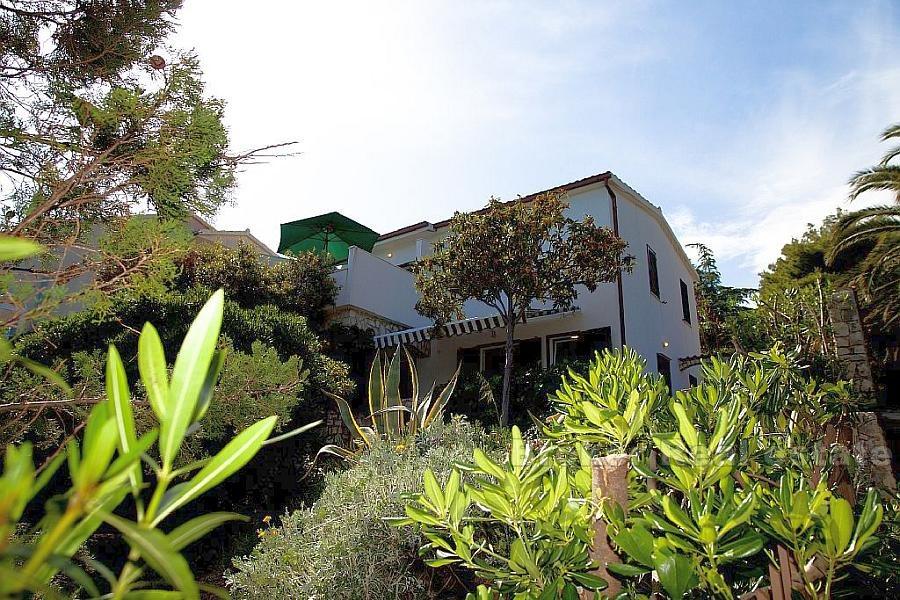 House at first row to the sea, attractive location