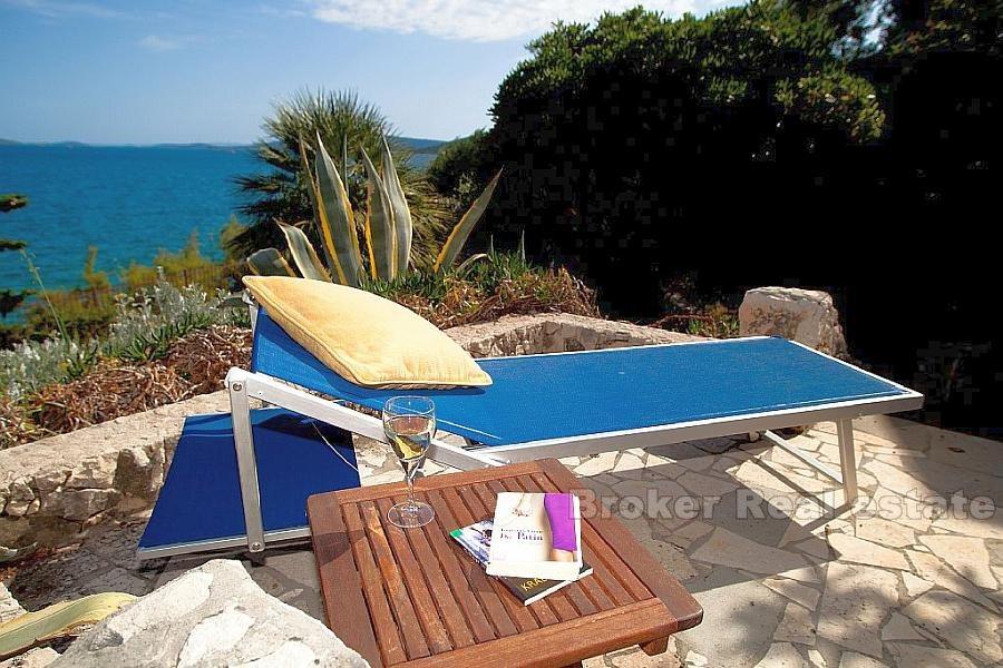 House at first row to the sea, attractive location