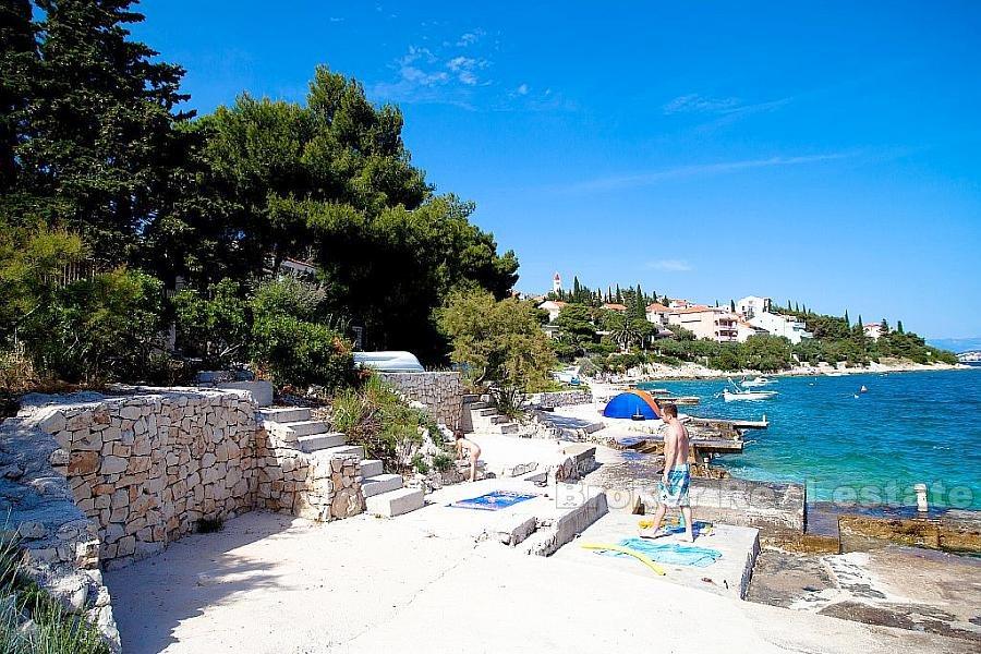 House at first row to the sea, attractive location