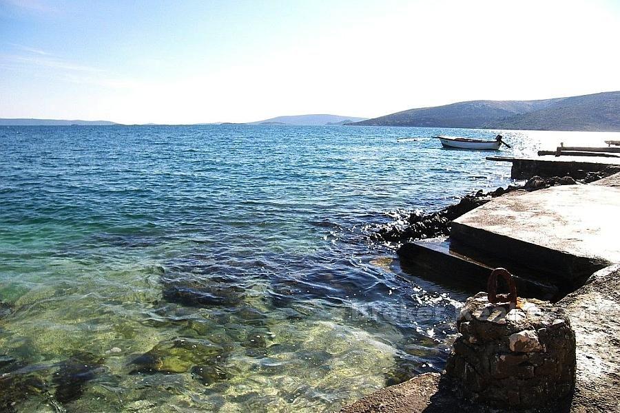 House at first row to the sea, attractive location