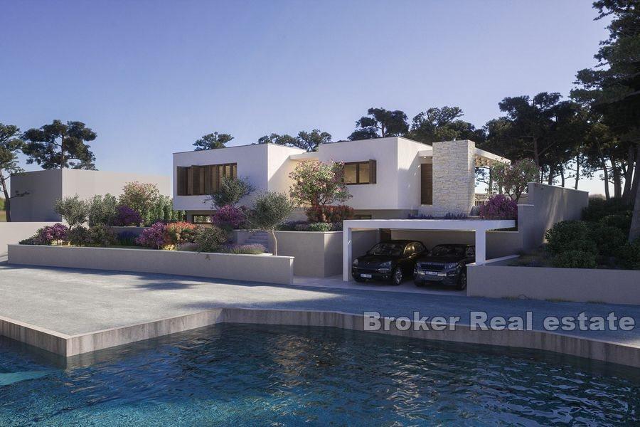 Villa in the first row to the sea