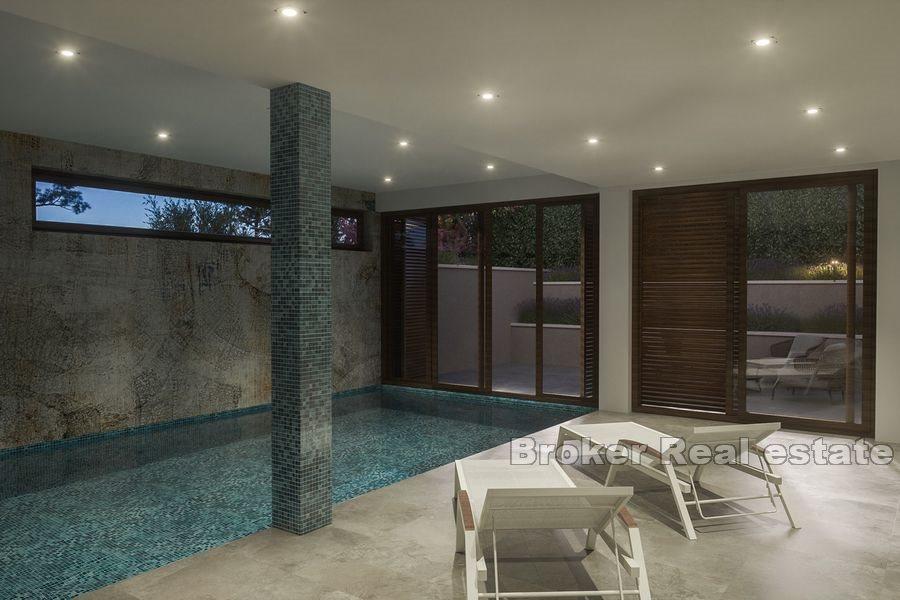 Villa in the first row to the sea