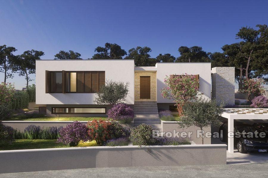 Villa in the first row to the sea