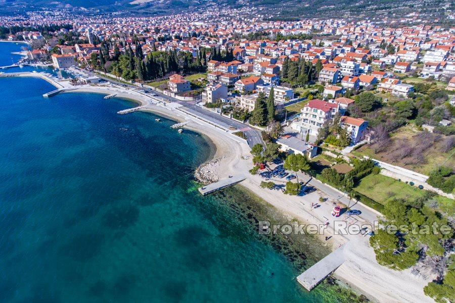 Building land plot with unfinished building on exceptional location