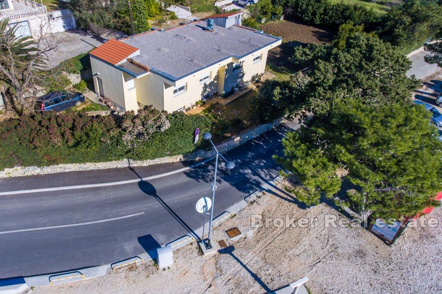 Terreno edificabile con edificio al grezzo in posizione eccezionale