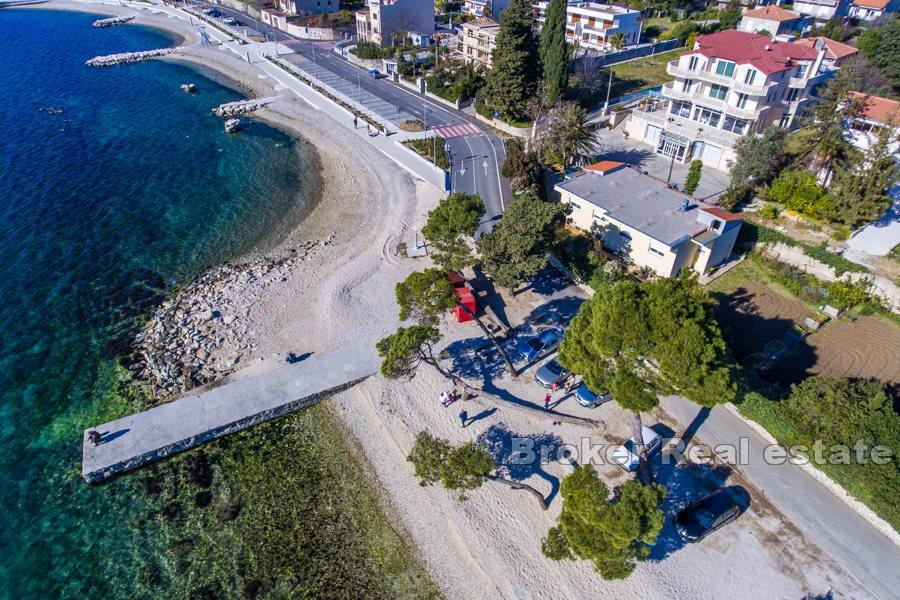 Građevinsko zemljište sa nedovršenim objektom na izuzetnoj lokaciji