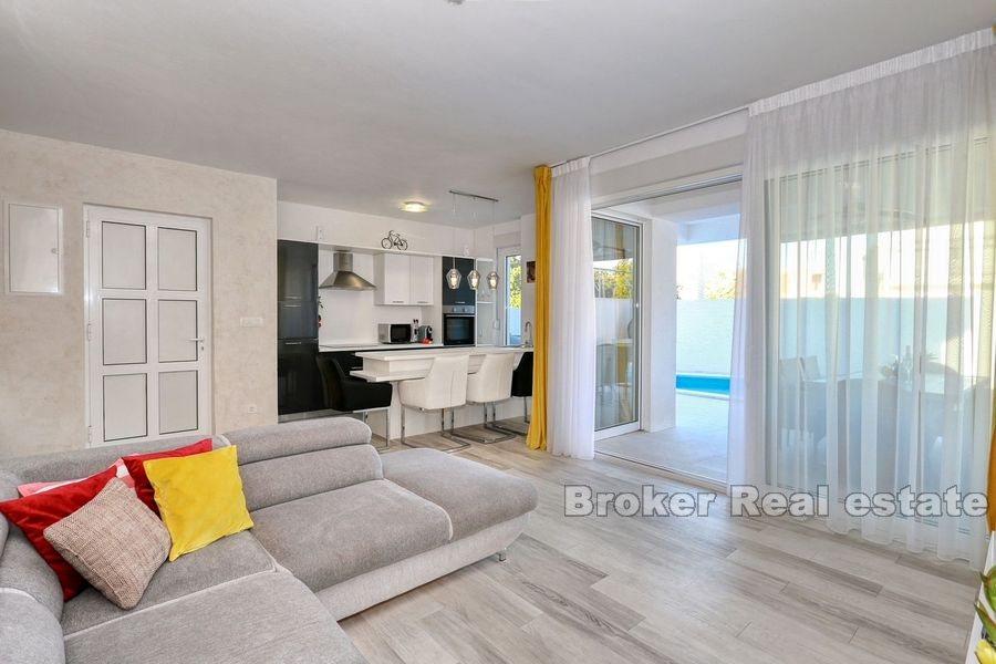 Modern semi-detached villa with pool near the sea