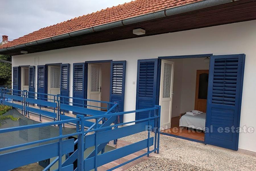 Hus med leiligheter