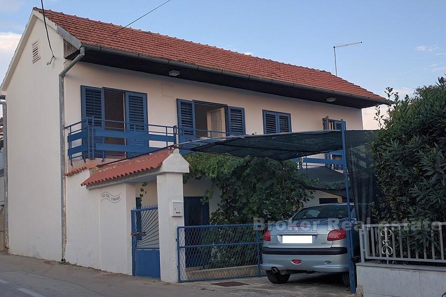 Kuća sa apartmanima