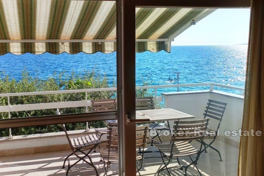 Apartment house in the first row to the sea