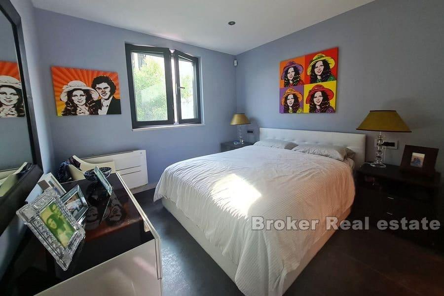 Moderní vila v první řadě k moři