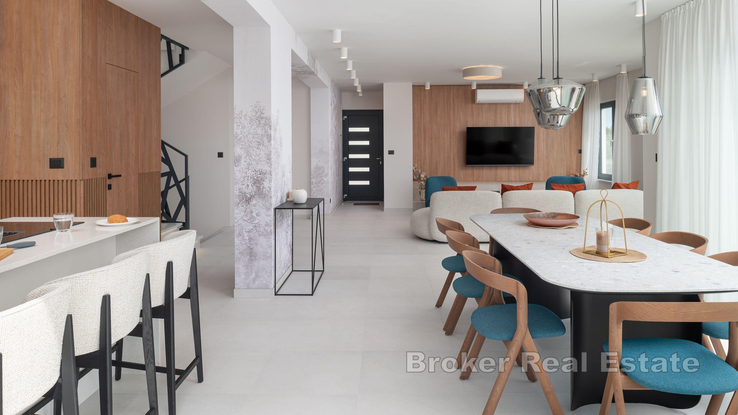 Vila s bazénem a výhledem na moře