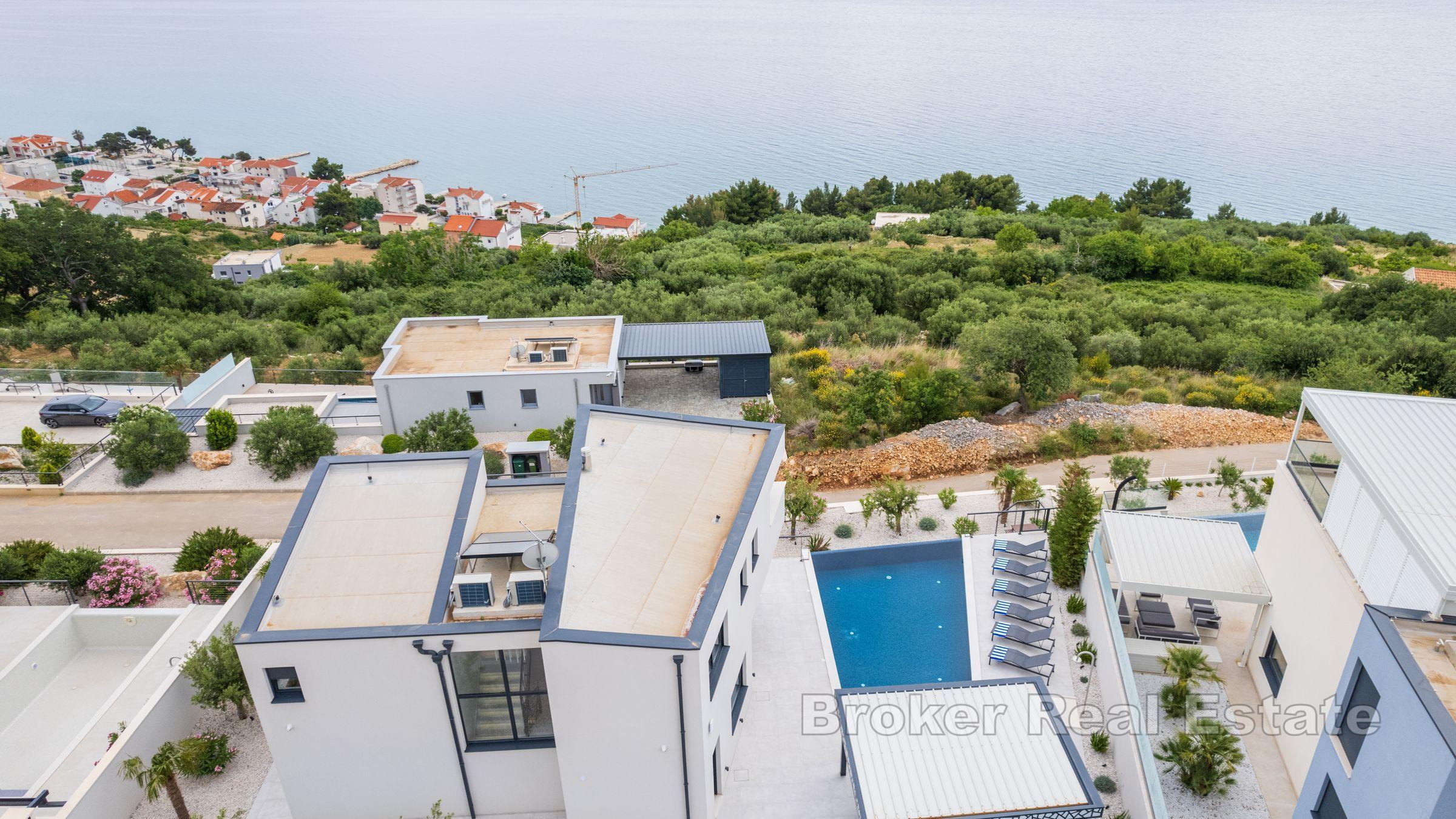 Vila s bazénem a výhledem na moře