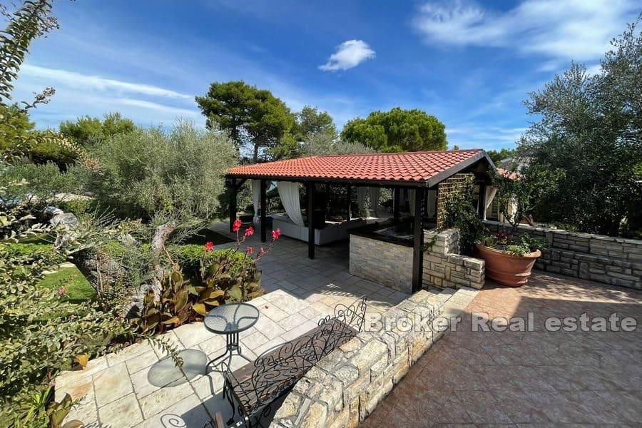Deux maisons, première rangée de la mer