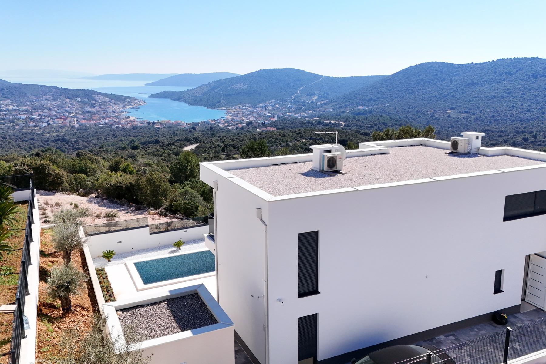 001-2022-352-near-trogir-modern-new-villas-with-pool-for-sale