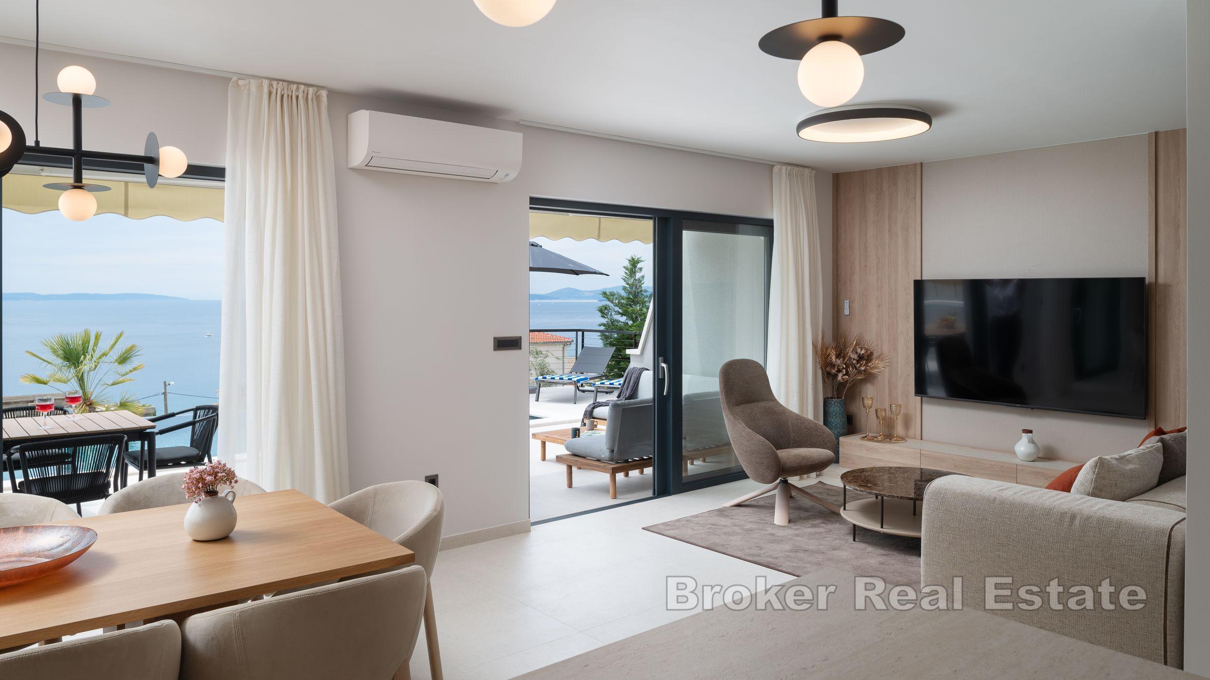 Nybygd villa med svømmebasseng