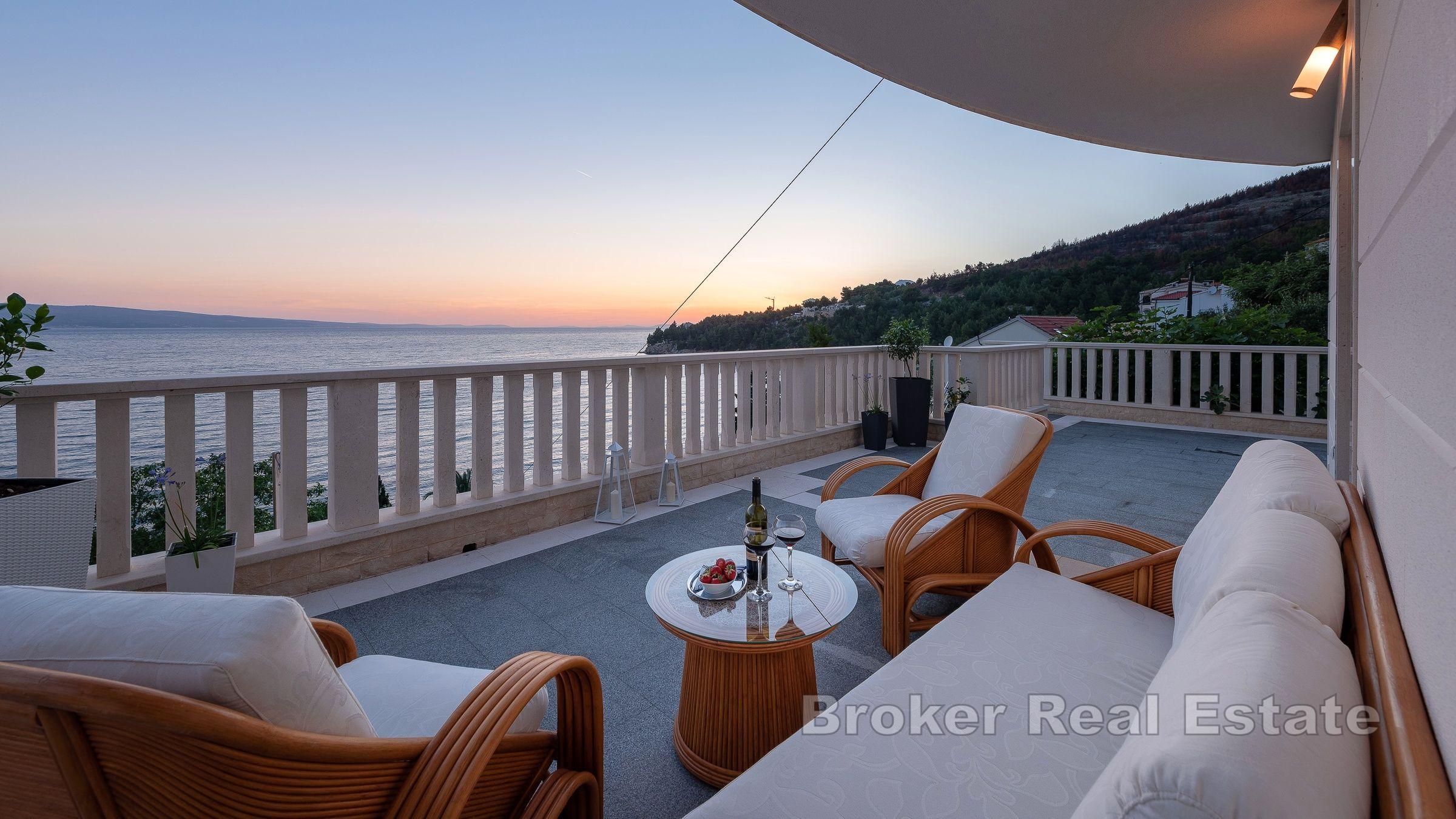 Многоквартирный дом с бассейном