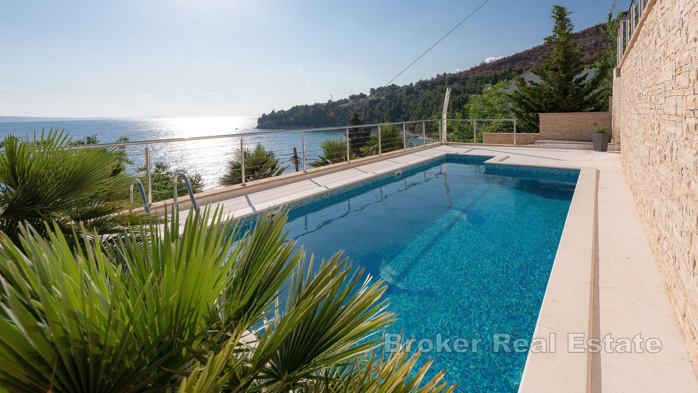 Immeuble avec piscine