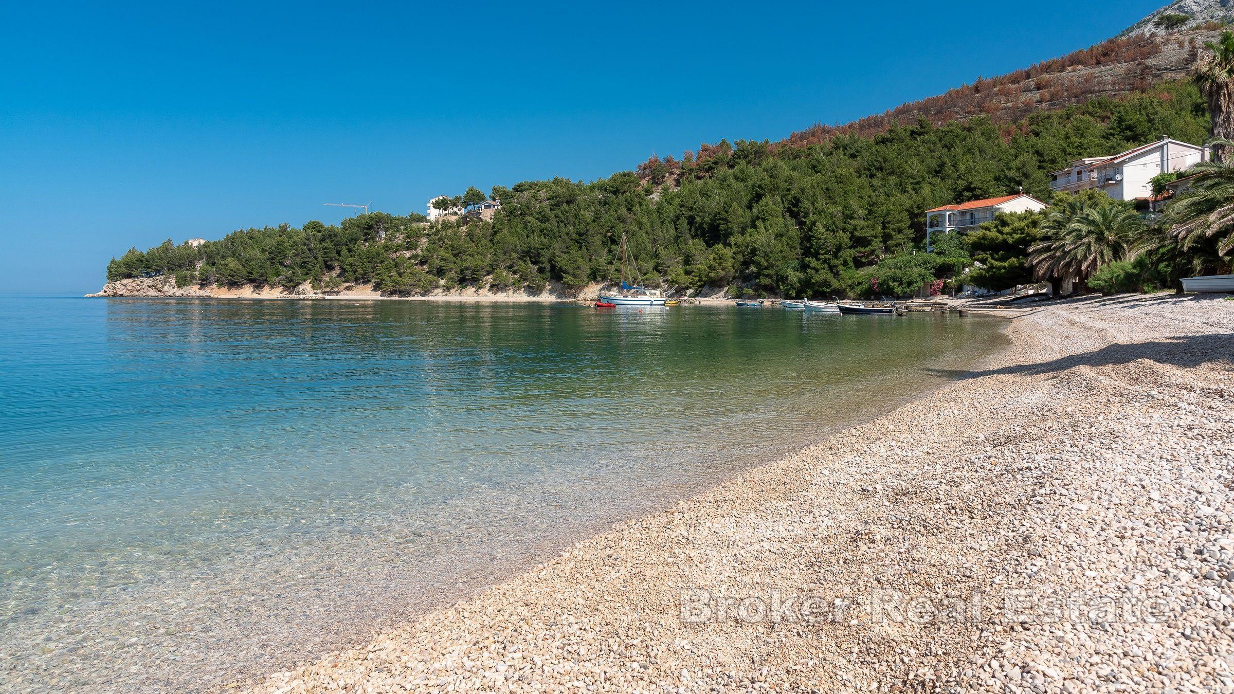 Dom apartamentowy z basenem