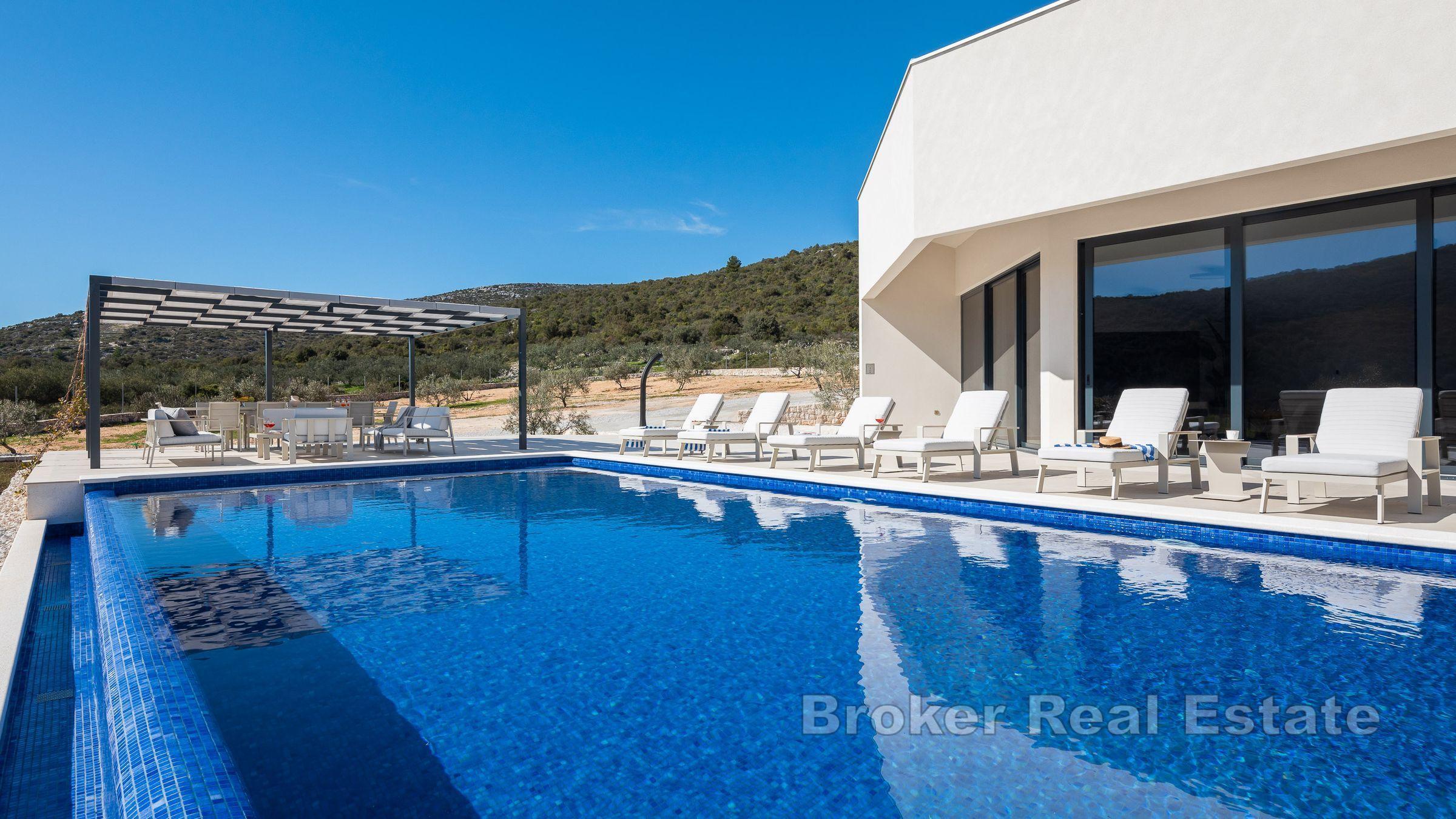Lyxig villa med pool