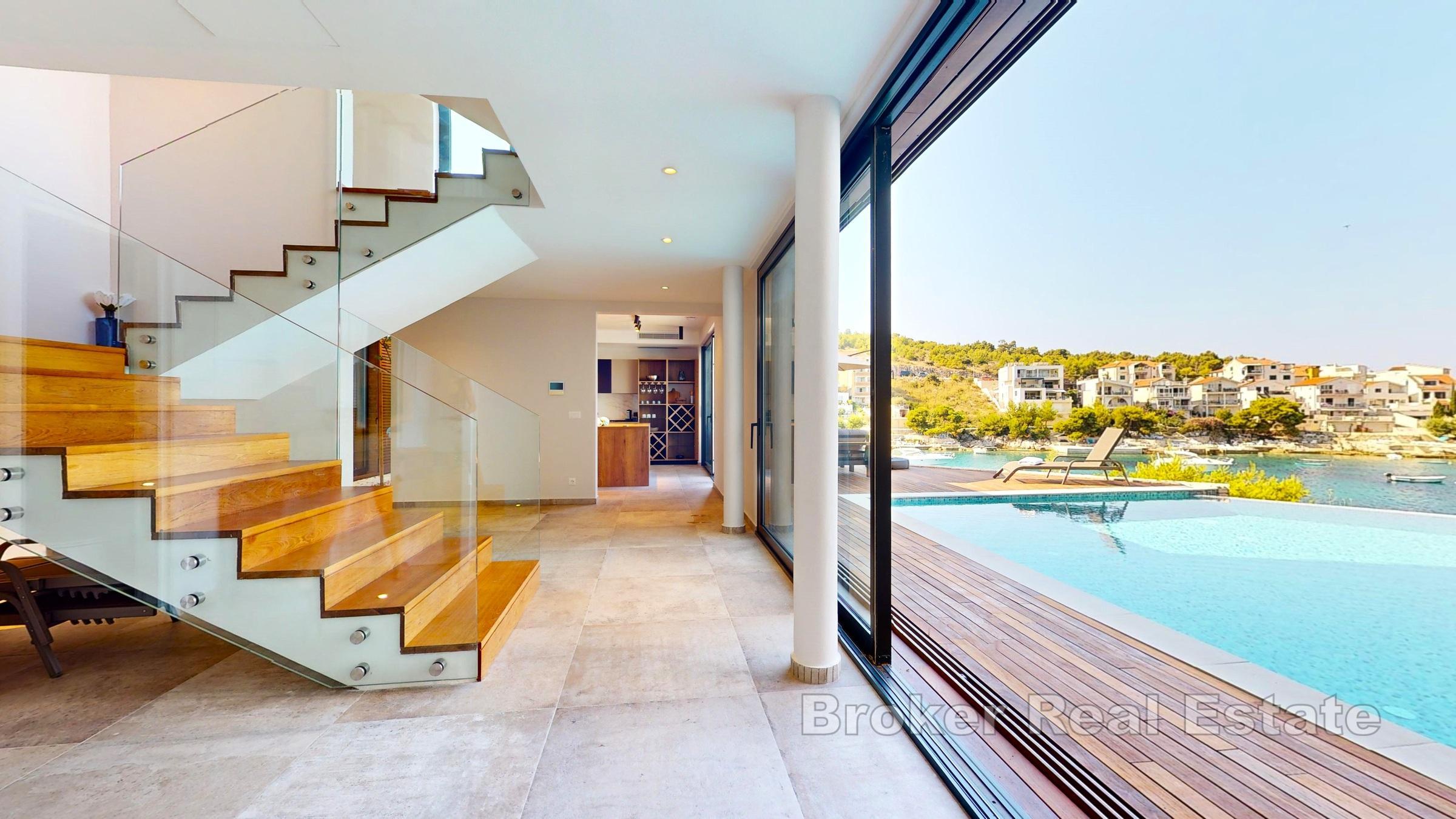 Villa exclusive en première rangée de la mer