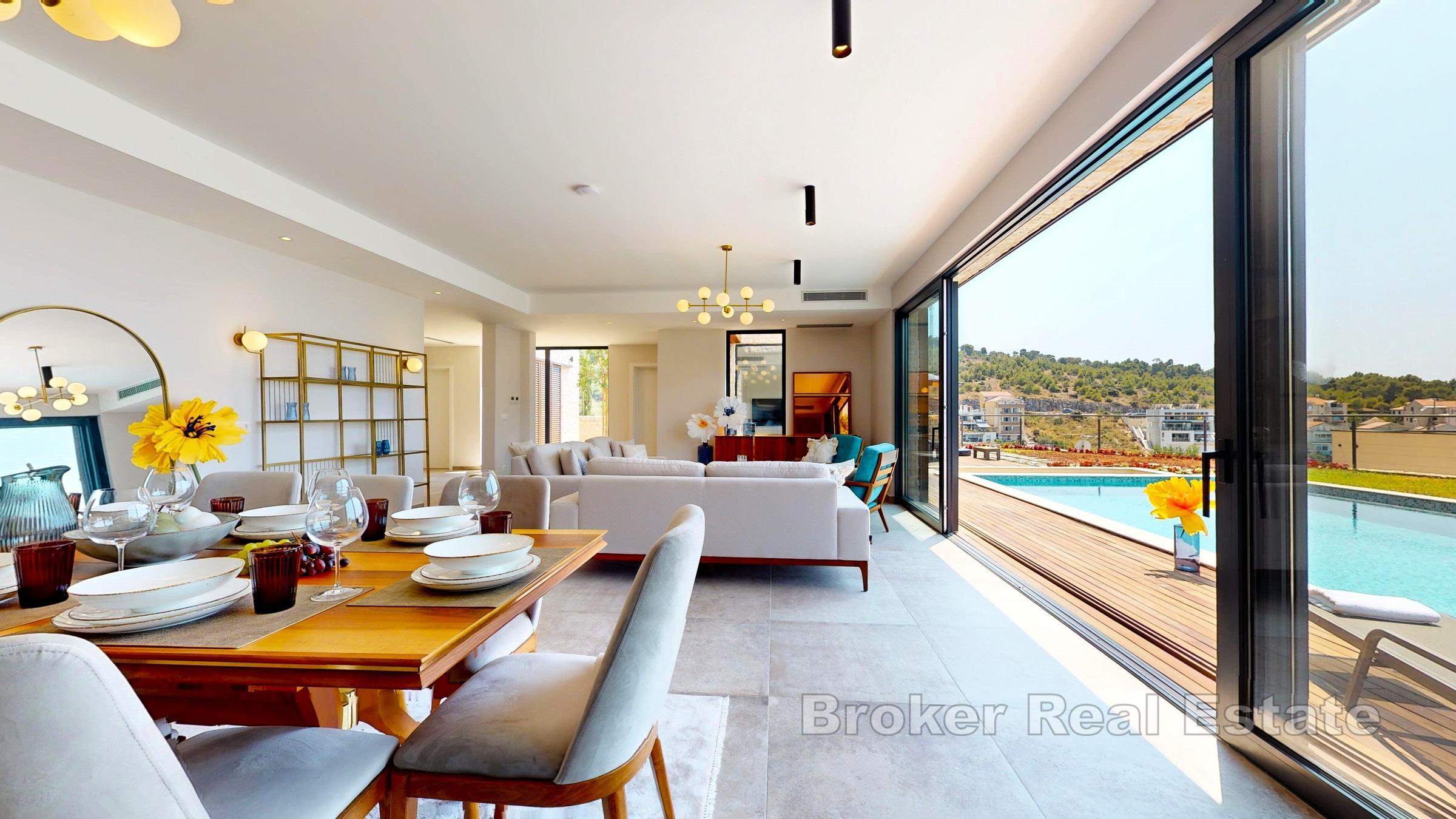 Luxusní vila druhá řada k moři