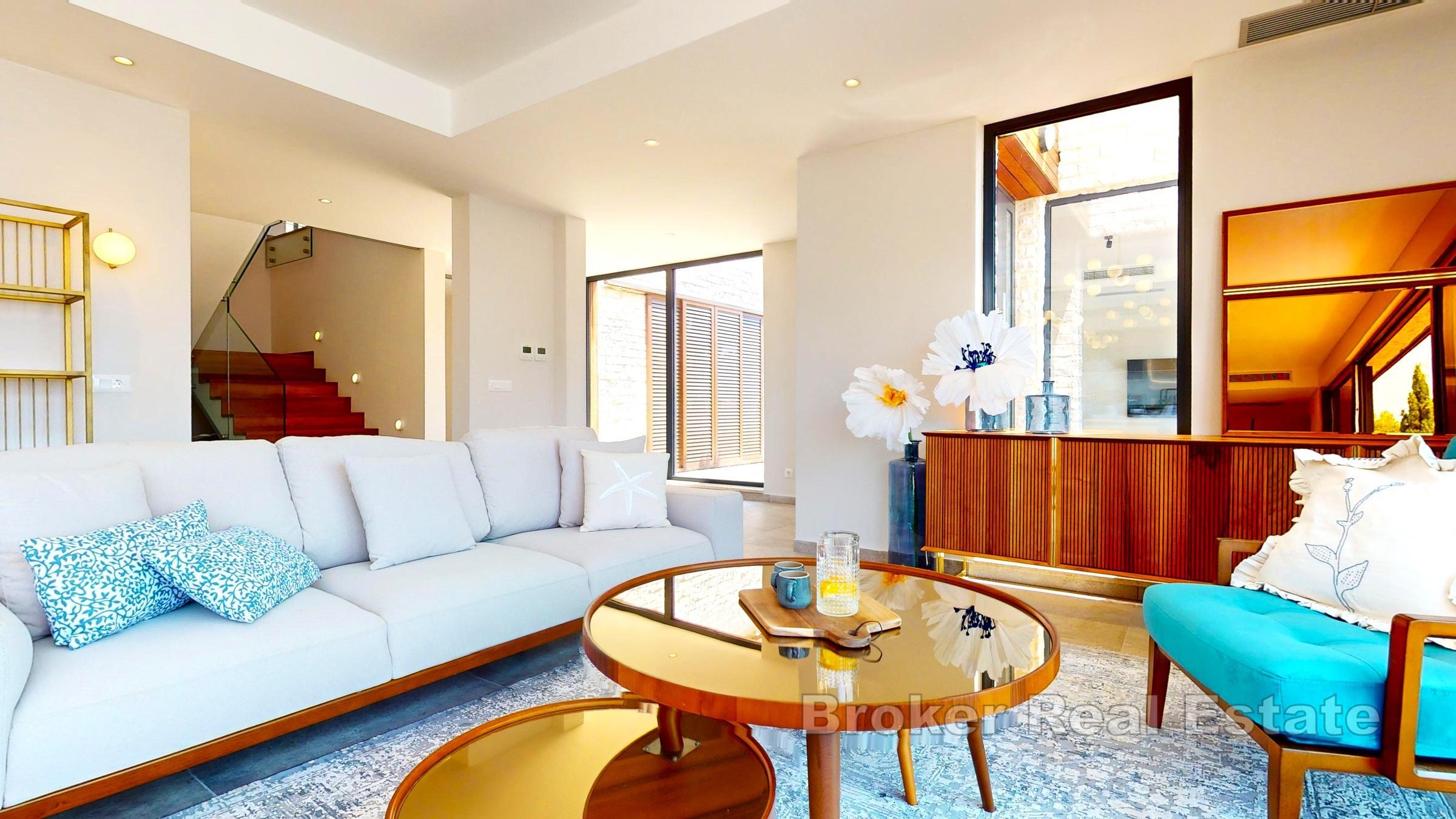 Luxusní vila druhá řada k moři