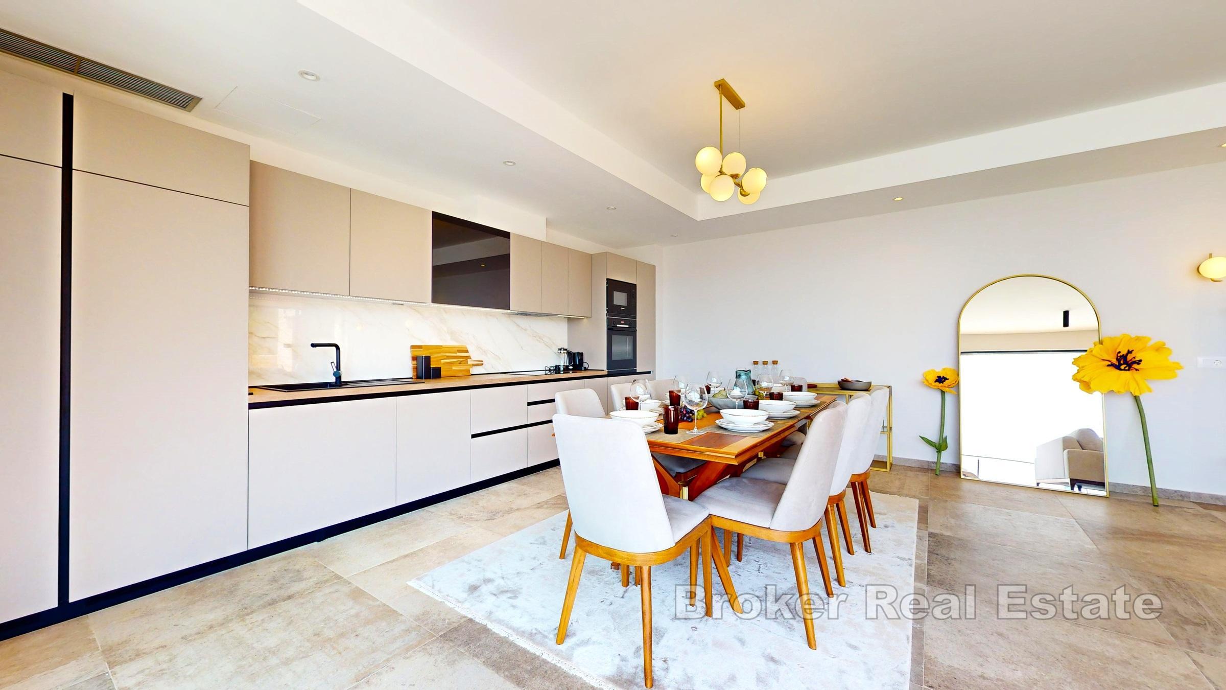 Luxusní vila druhá řada k moři