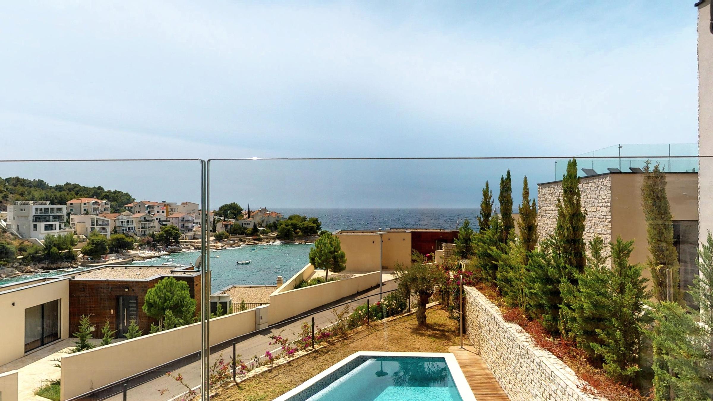 Belle villa en deuxième rangée de la mer