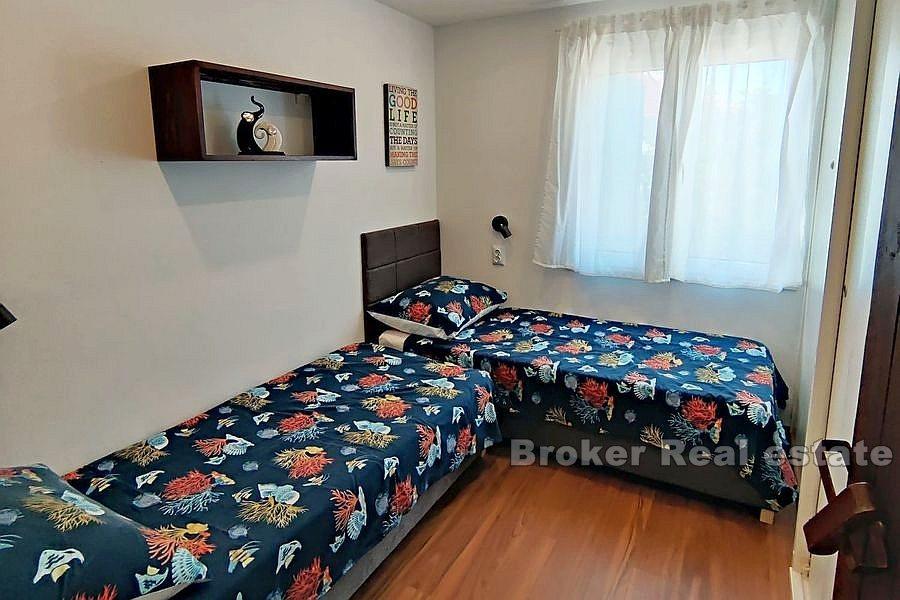 Odnowiony dom w pierwszym rzędzie do morza