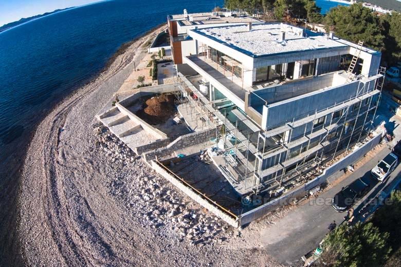 Lägenheter nära Zadar, första raden till havet
