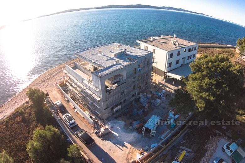 Appartements près de Zadar, première rangée de la mer