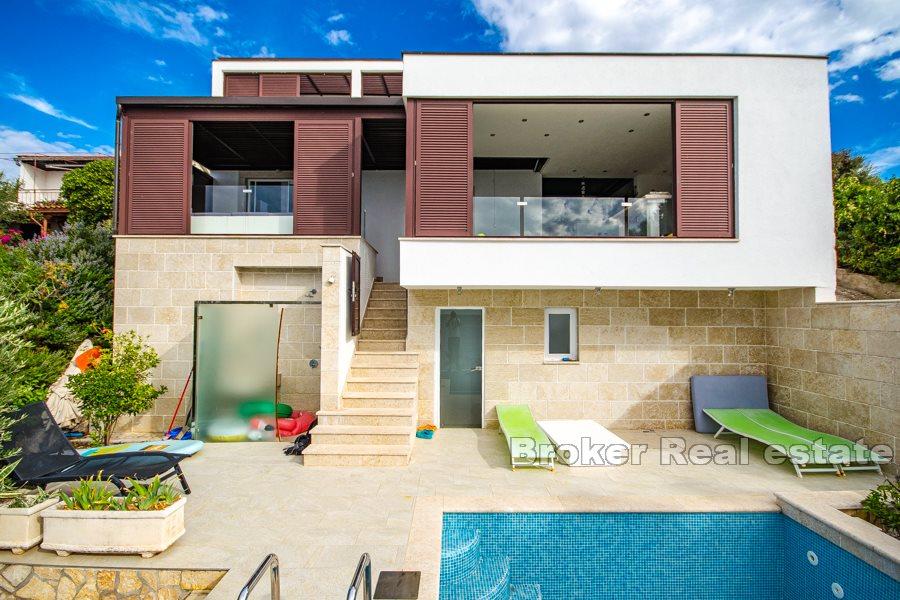 Maison au premier rang en bord de mer