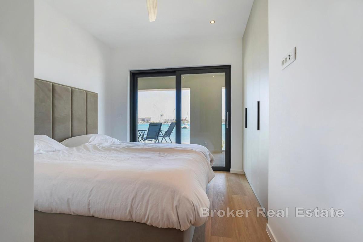 Två sovrumslägenhet i första raden mot havet