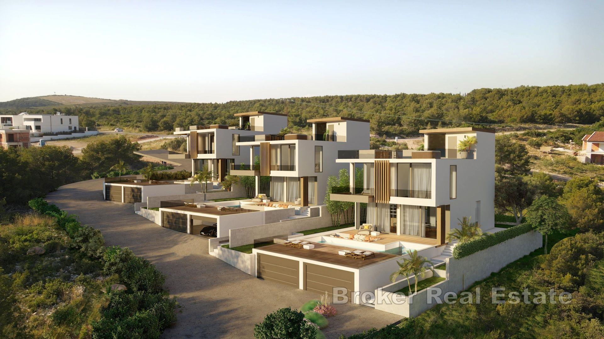 Lyxvillor under uppbyggnad med havsutsikt