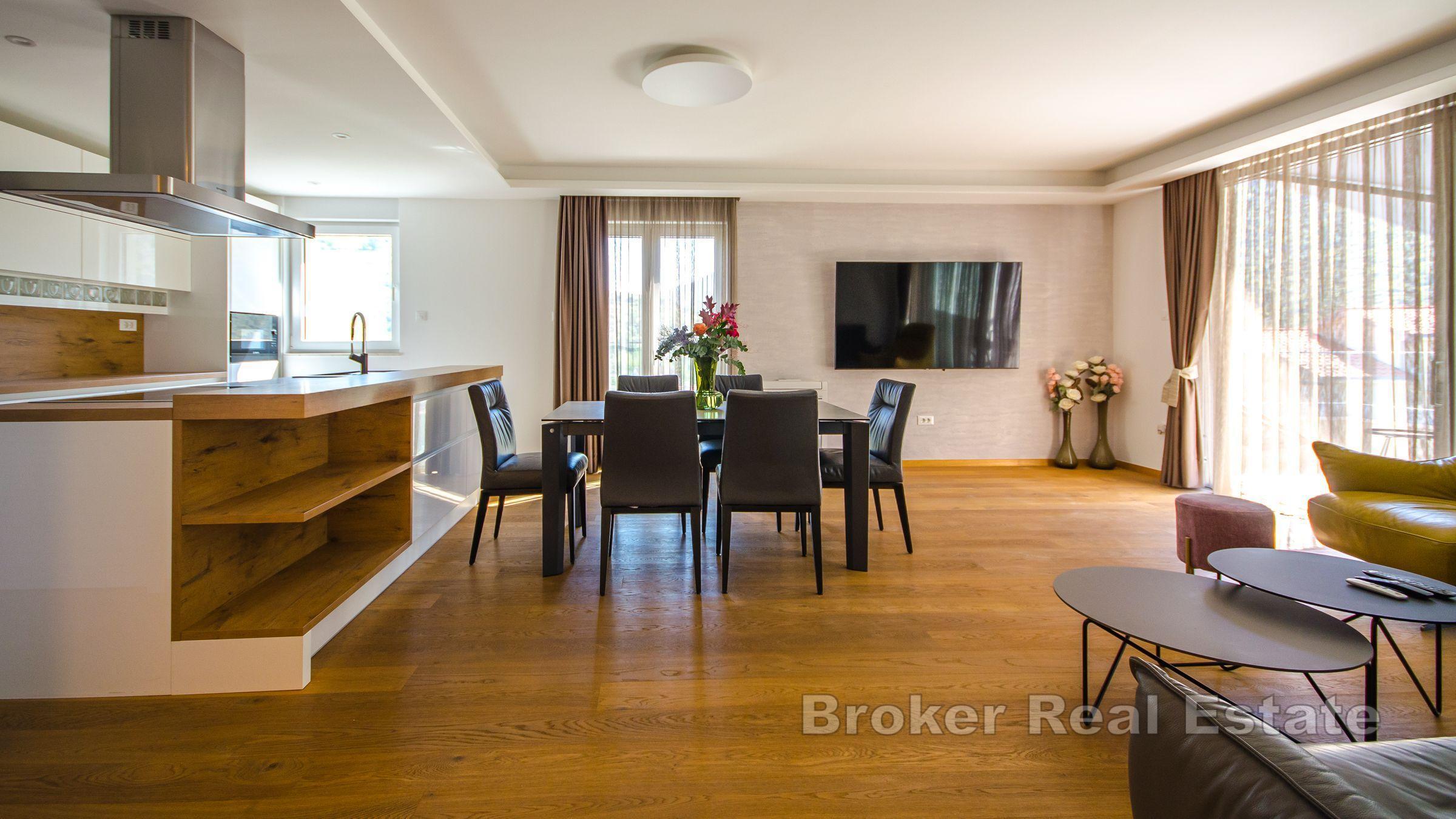 Nowo wybudowana willa z basenem