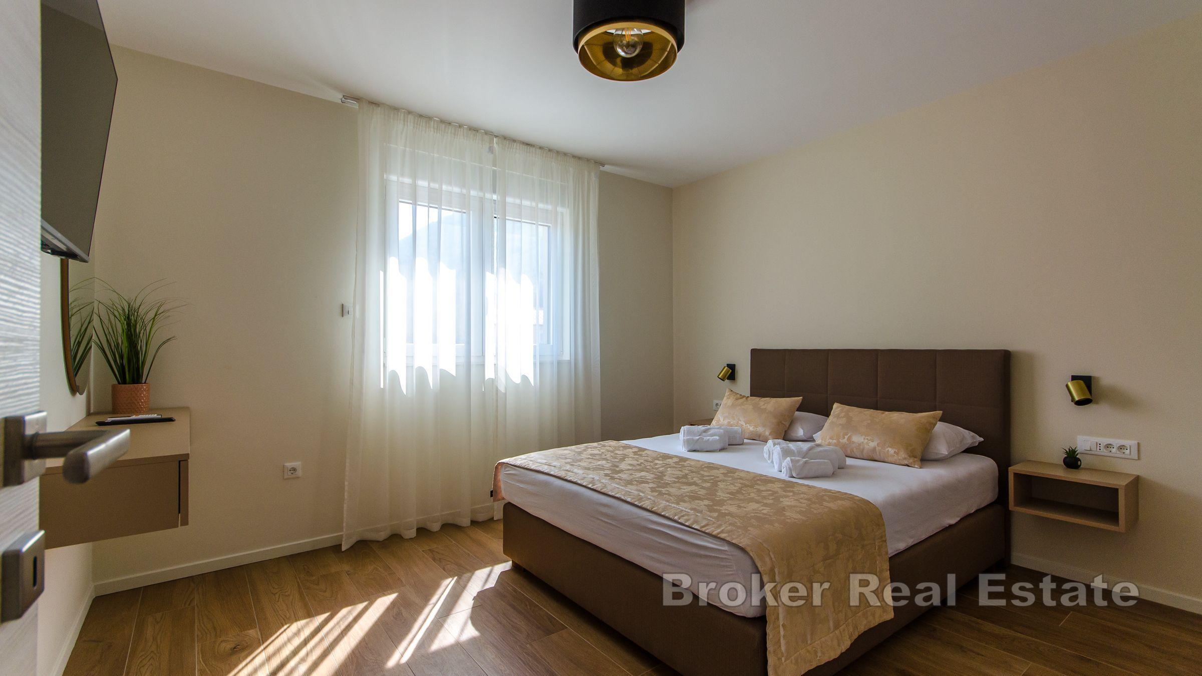 Novoizgrađena vila sa bazenom