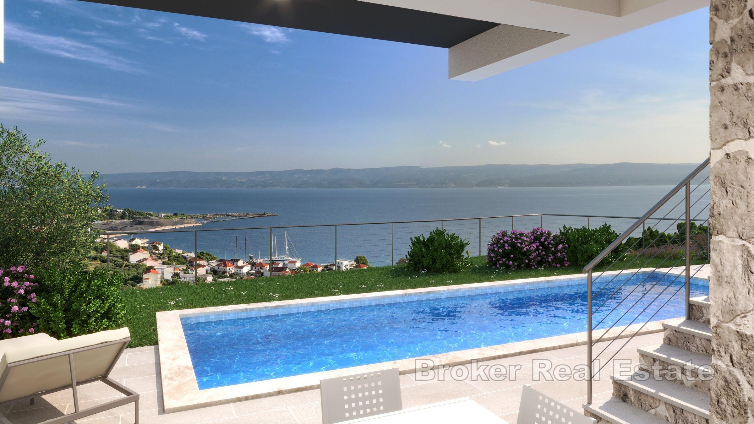 Moderní nově postavená vila s výhledem na moře