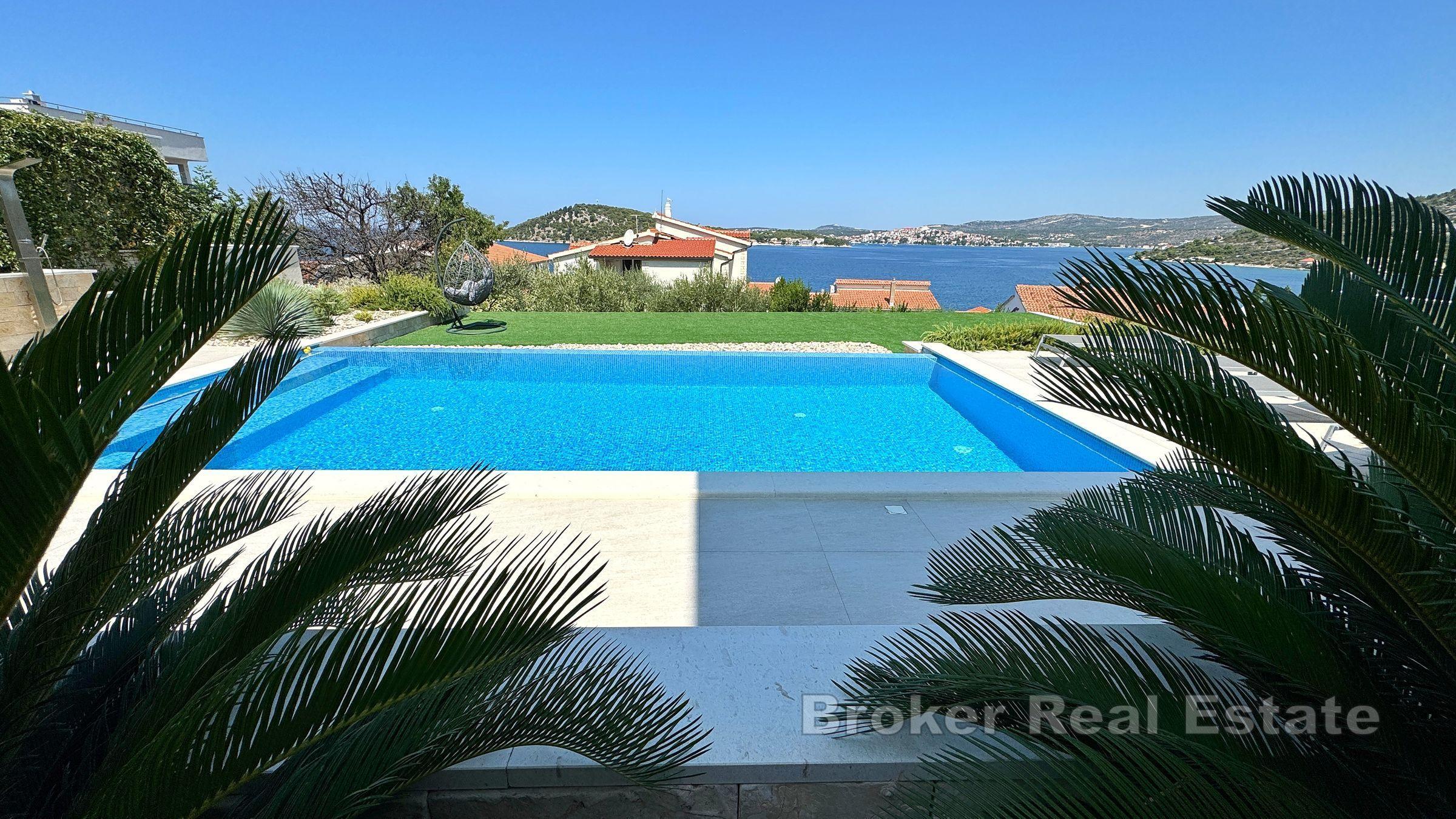 Villa di nuova costruzione con vista mare aperta