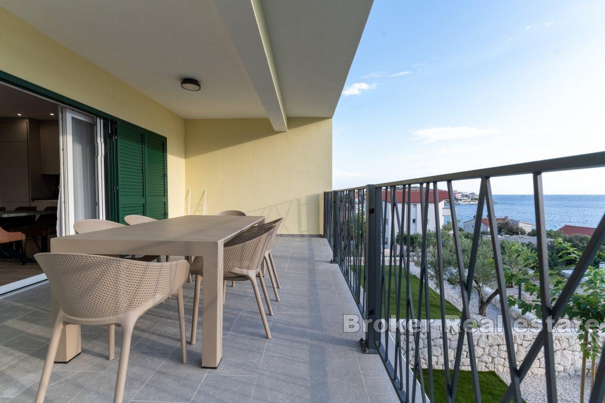 Moderan apartman s pogledom na more