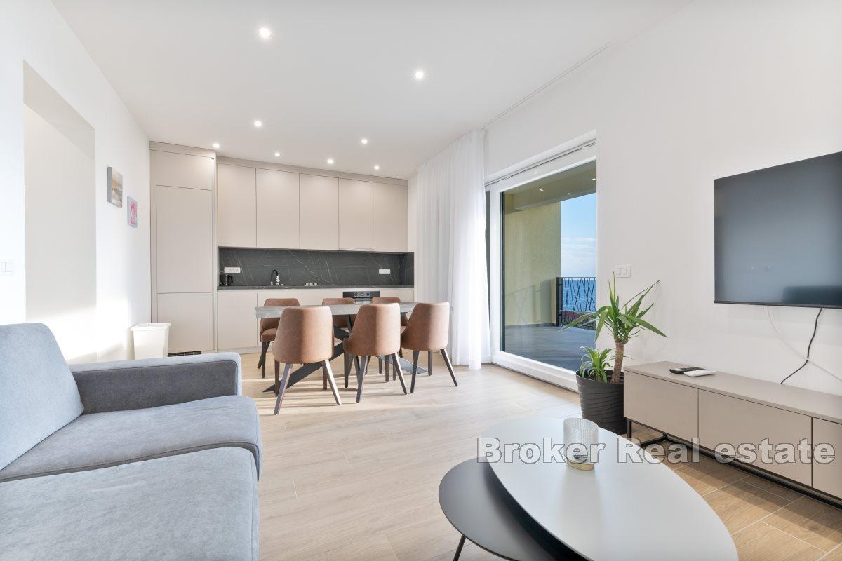 Современная квартира с видом на море