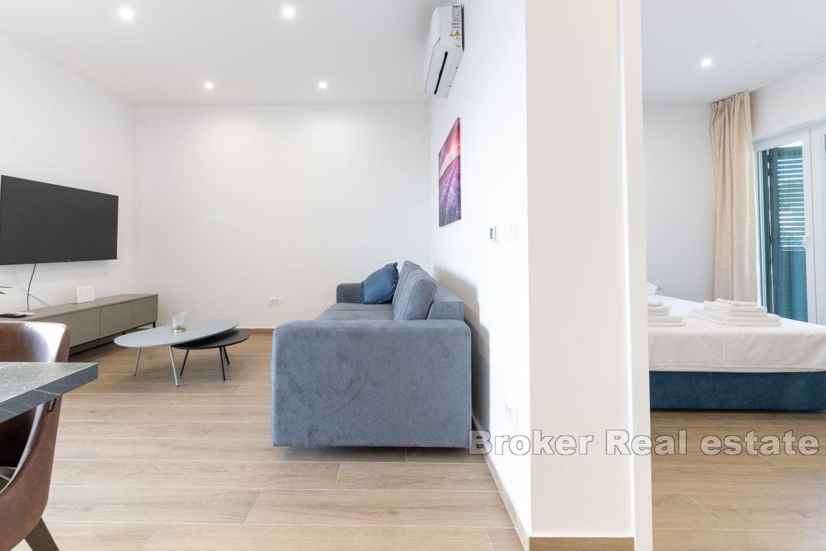 Современная квартира с видом на море