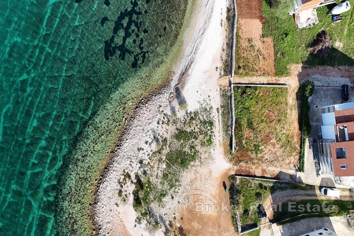 Baugrundstück in erster Reihe zum Meer