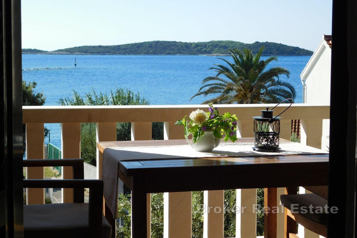 Samostojeća apartmanska kuća blizu plaže