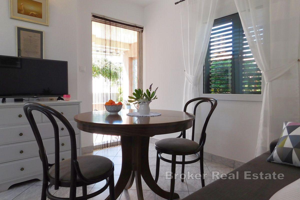 Samostojeća apartmanska kuća blizu plaže