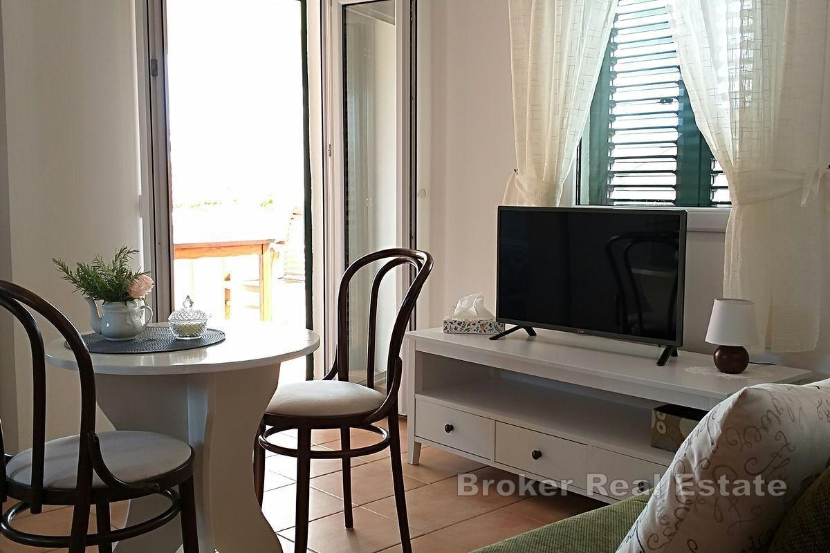 Samostojeća apartmanska kuća blizu plaže